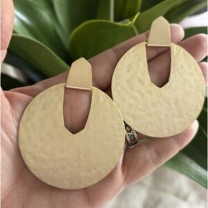 Kendra Scott Diane Statement Earrings In Hammered Light Gold plated